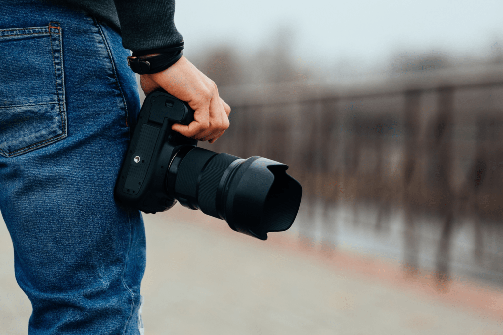 How Hiring a Virtual Assistant for Photographers will Level Up Your